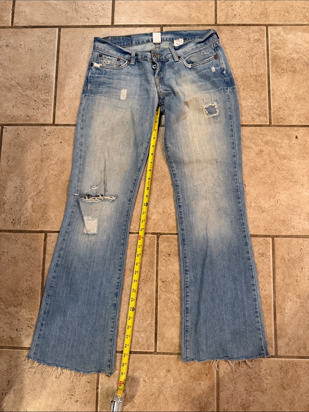 Lucky Brand Light Blue Distressed boot/flareJean 8/29